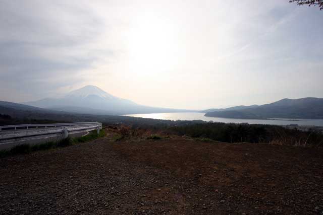 ���{�t�@�~���[�̏o����